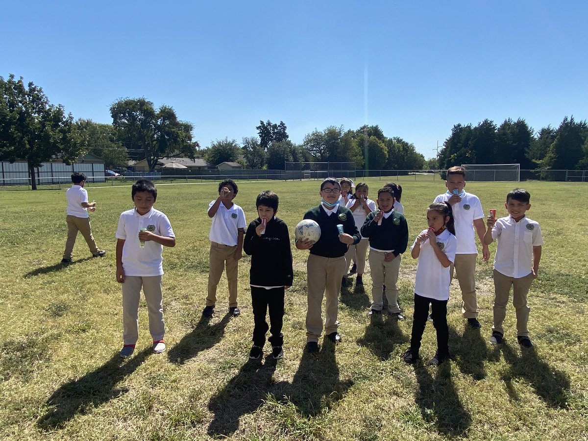 Mr.Gutierrez (@mrgutierrez5) on Twitter photo Students enjoying a treat from PTA! ππ» βοΈππ‘π₯
#hbg_senators
#@dallasschools
<a href="/PersonalizeDISD/">Personalize Dallas ISD</a>
#buildingscholars Students enjoying a treat from PTA! ππ» βοΈππ‘π₯
#hbg_senators
#@dallasschools
<a href="/PersonalizeDISD/">Personalize Dallas ISD</a>
#buildingscholars