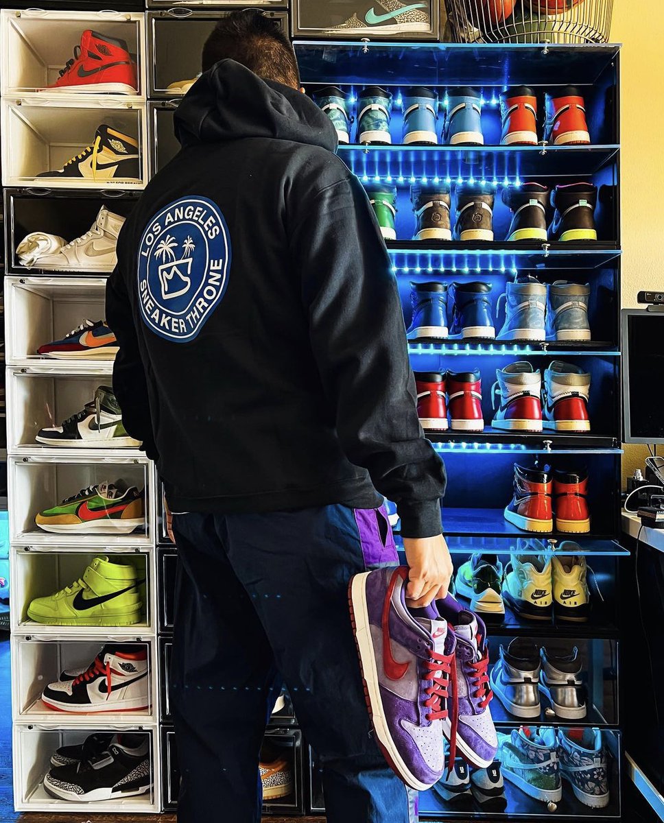 mysneakerthrone's tweet photo. Guess we’ll just find something to pass the time, like rearrange our collection. #facebookdown #igdown  #sneakerhead https://t.co/VzmSfleCZt