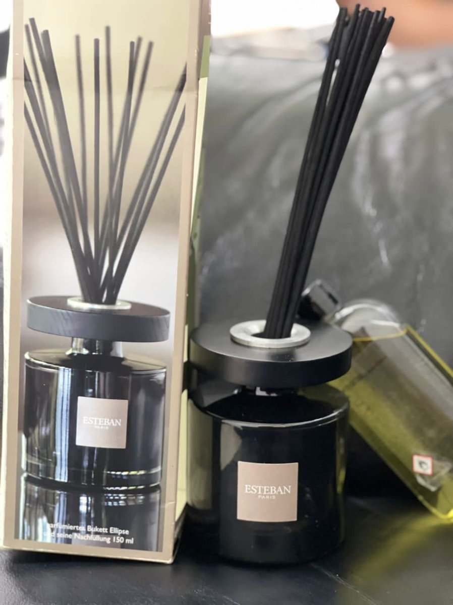 __kingkofi's tweet photo. I sell really nice and soothing reed diffusers. You should definitely get one or two😌. Send me a dm. I’m the ultimate plug to all your home fragrance  needs. Find me on I.G : @s__oothe_ https://t.co/Ux6W0wr6j6