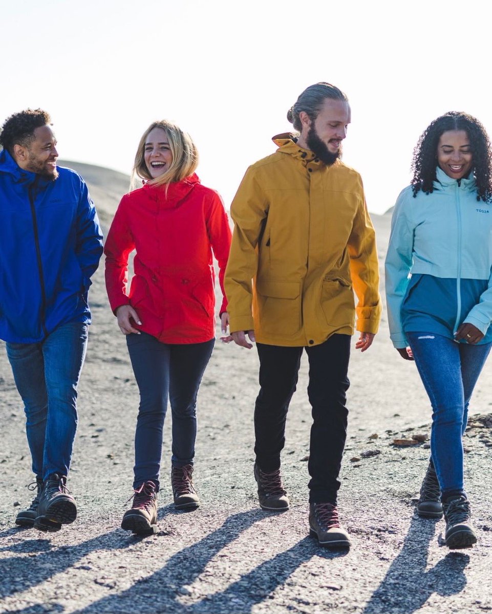 TOG24Official's tweet image. Instagram and Facebook are down 😱 so flash twitter giveaway 🎉

Follow us, RT, + reply with your favourite colour! #BrightandProper

We’ll pick a winner to choose a coat as their prize in the AM😁 

UK Mainland only T&amp;amp;Cs apply. Good luck! #giveawayuk #facebookdown #instagramdown