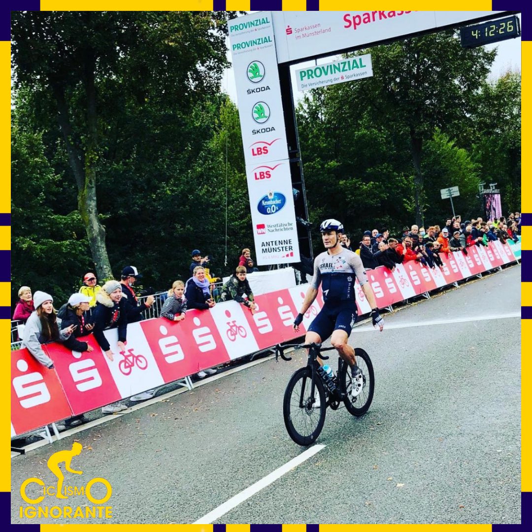 Ciclignorante's tweet photo. 158 successi in carriera, fino a ieri il professionista  più vincente in attività. 

Scende dal trono ed appende la bici al chiodo il Forilla André Greipel  🦍 https://t.co/9ZkMdM2Q26
