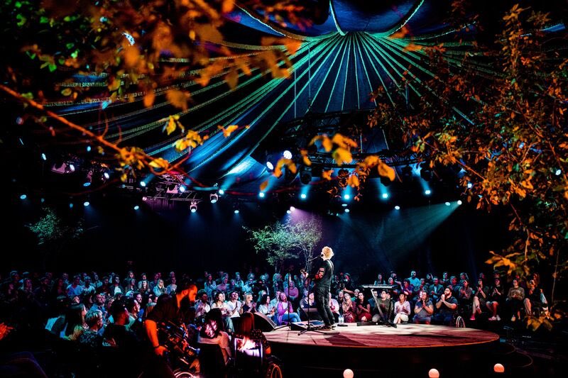 Snazzy_Ed's tweet photo. The stage was soooo pretty https://t.co/PvcXJN8Gdd