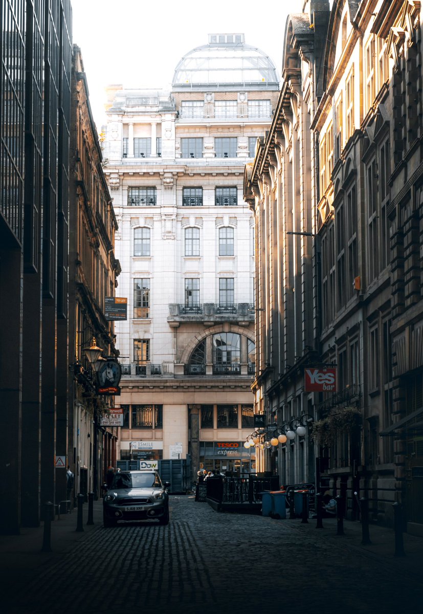 visualswithsanj's tweet image. Streets of Glasgow ❤

#streetclassics #streetphotography  #PhotoOfTheDay