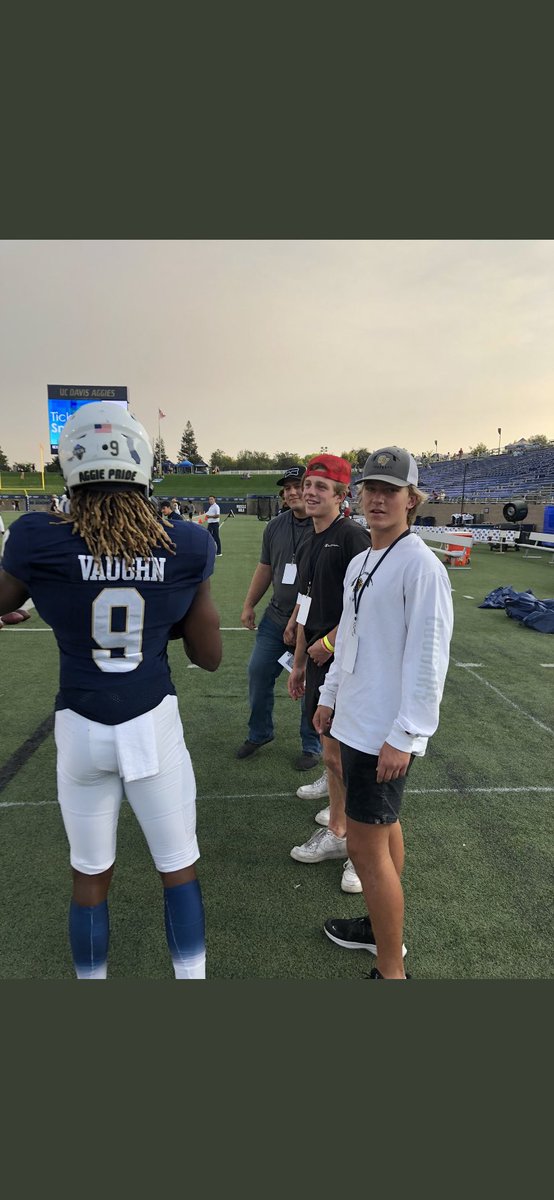 Blessed to be able to see what it’s like at a UC Davis game day! Had an amazing time meeting the players and coaches and watching them come out with the crazy W! <a href="/CodyHawkins/">Cody Hawkins</a> @CoachHawkinsUCD <a href="/jdnash33/">Joshua David Nash</a> <a href="/CoachAArceneaux/">Anthony Arceneaux</a> <a href="/capofootball/">Capo Valley Football</a>