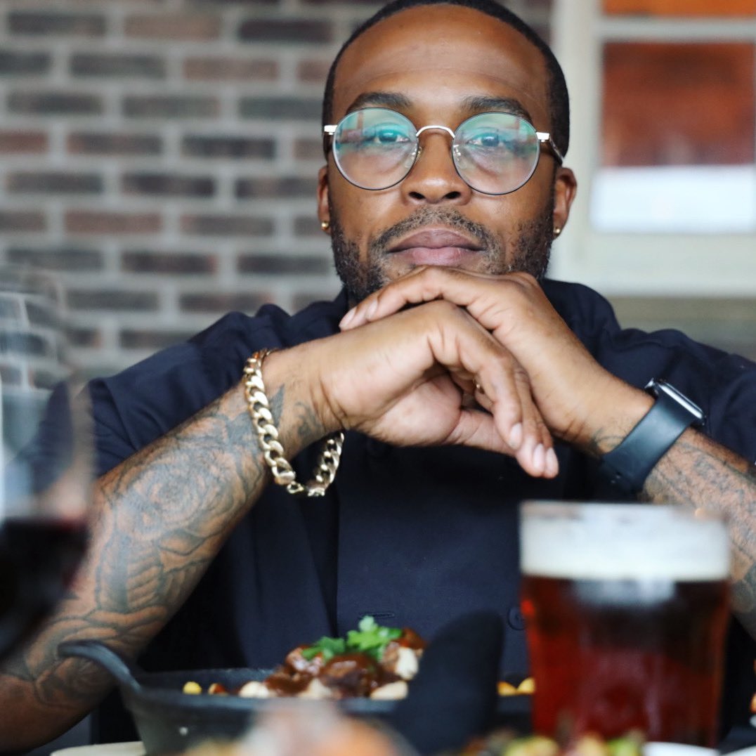 Coming in hot 🔥 Chef Jae-Anthony lends his unique and fiery take on Pan-Caribbean cuisine to the kitchens <a href="/crustandcrate/">Crust & Crate</a> this October. Join us starting October 6th as we spice things up in Ottawa.
#crustandcrate #chefjaeanthony #tropikalvibes #ottawa #foodies