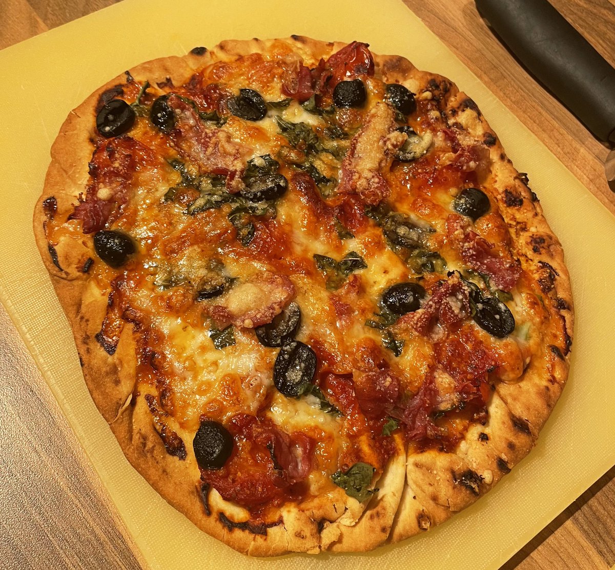 LucePlaysPS5's tweet photo. Made a pizza, Instagram is dead, I am at peace https://t.co/s6ulczjDrV