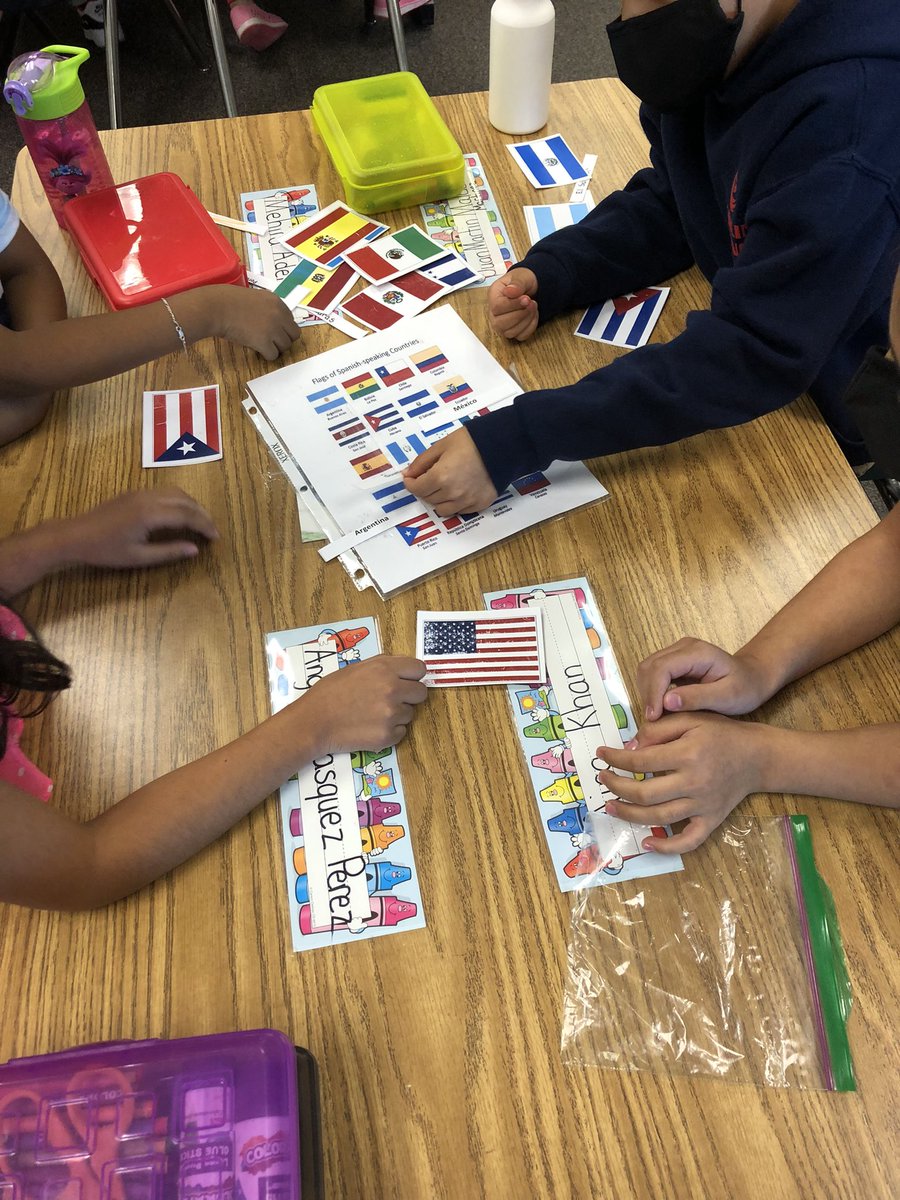 Los estudiantes de Carlin Springs están aprendiendo sobre las similitudes y diferencias entre los países hispanos.APSDotados '> @APSDotadoapscspr '> @apscspr @CarlinSpringsCS https://t.co/wcPqRMUBDO