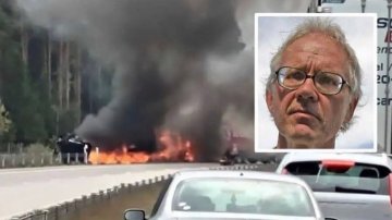 HamzaBoutoub's tweet photo. بما أن موقع فيسبوك لا يشتغل  اليوم معطل فأنا لا أستطيع أن أصبر أكثر لإظهار سعادتي وشماتتي في احتراق الخنـ.زير لارش فيليكس السويدي راسم الكاريكاتير المسيء للنبي صلى الله عليه و سلم. فلتفرحوا ولتشمتوا ولتظهروا ذلك وجدا 🌹🌹🎉🎊🎉🎈 https://t.co/SYDKIxp0Aw