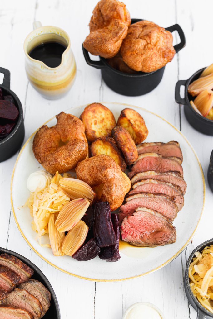 MadeInOldstead's tweet photo. Seeing as Facebook and Instagram are down, 👋🏻 guys. We’ve launched a mega roast dinner box today, ready for delivery on 15th October! 

BUY NOW: https://t.co/4KHsGKLsv8 https://t.co/jsyyBxJrOi