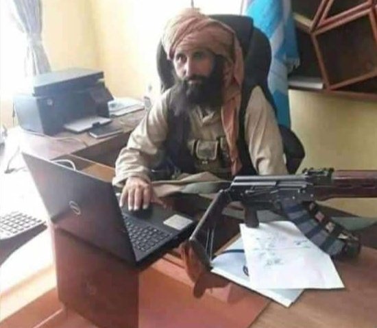 22Atee's tweet photo. Taliban took control over Facebook server
#WhatsApp #facebookdown https://t.co/tkcQfK3Z85