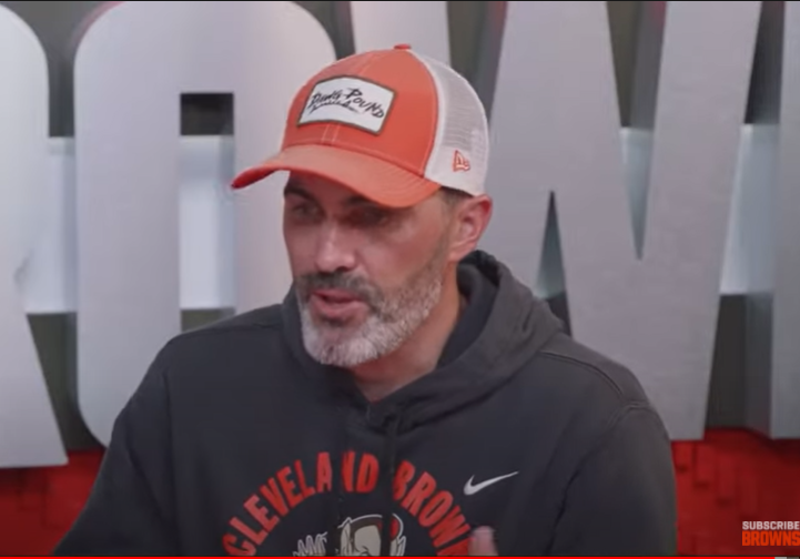 chrislowe29's tweet photo. @Browns Where can I get this sweatshirt? https://t.co/L94CxdNe0x