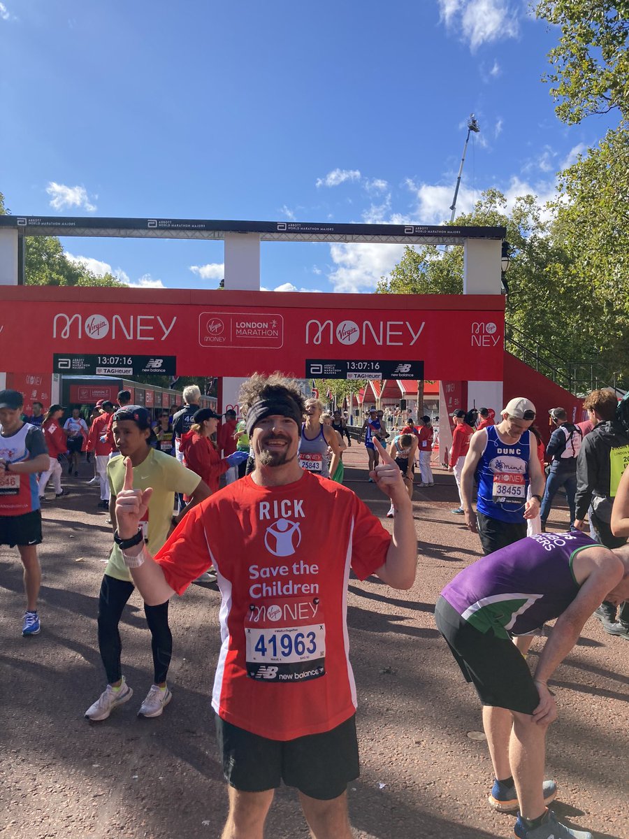 marlandface's tweet photo. So I did the @LondonMarathon yesterday, my first marathon 3:20:58. What an amazing day, I’m still buzzing from it now #LondonMarathon  #WeRunTogether https://t.co/Zo06er6veB