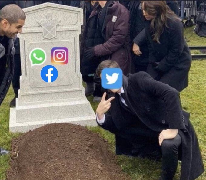 RCR750's tweet photo. #Dato la interrupción global de las plataformas de Facebook, Instagram y Whatsapp de Mark Zuckerberg afecta aproximadamente al 37% de la población mundial, según datos de LBC. https://t.co/c64FIBBuDz