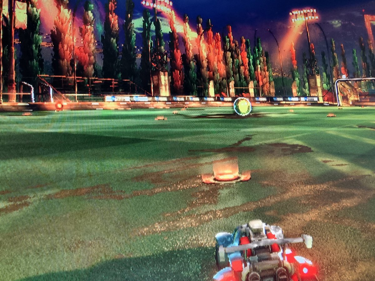 Vitriq_'s tweet photo. @RocketLeague Can you explain to why i have gotten on my PS5 today and all i see is q massively blurred background and jagged edges everywhere? Very confused as yesterday it was fine. You have also now removed the video setting that was enabled for PS5. Why? https://t.co/d0dj7qdYxr