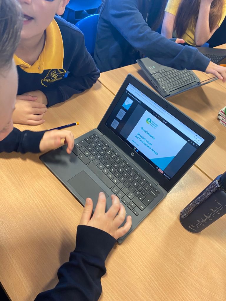 MurrayPrimaryEK's tweet photo. Room 10 were using the CfE E’s & O’s today to help them plan for their lesson! It was brilliant to see how they made links to other areas of the curriculum too😃👍🏼 #youngeducators #teachersinthemaking https://t.co/hP5G2mpph4