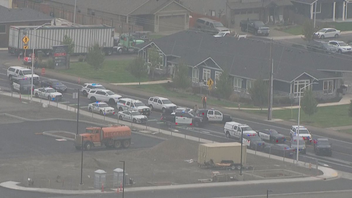 KGWNews's tweet photo. SKY8 is flying over Molalla, where there is a big police presence and several streets blocked off by law enforcement. KGW is working to get information on what's happening. https://t.co/6BmpXbUG3e
