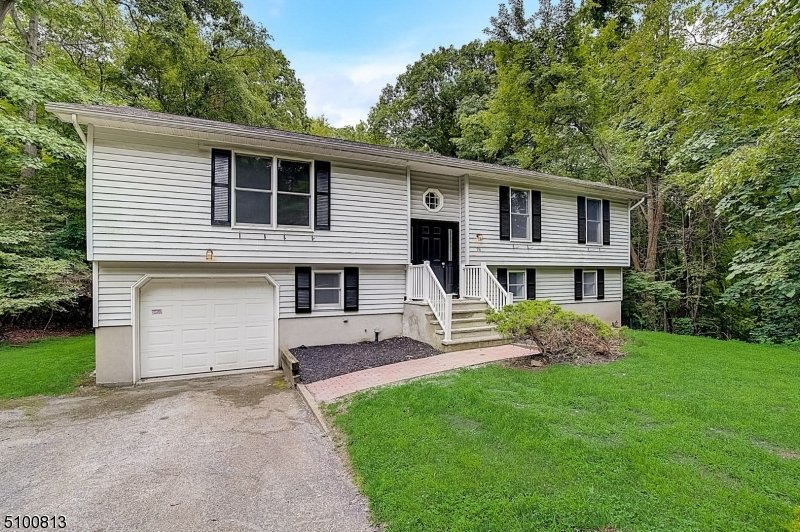 ommoves2's tweet image. Just Reduced!  $399,000.00, 4BR, 3BA, 26 Appleseed Rd, SUSSEX, NJ 07461, Full Details 151255983.homesconnect.com/Listing/302612…