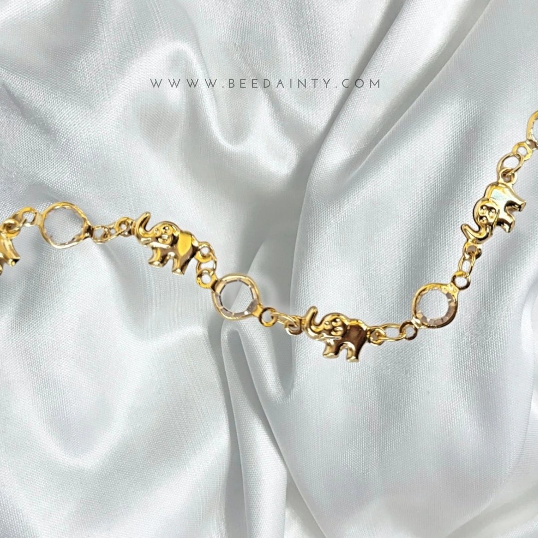 beedainty.com 
#goldjewelry #charmbracelet