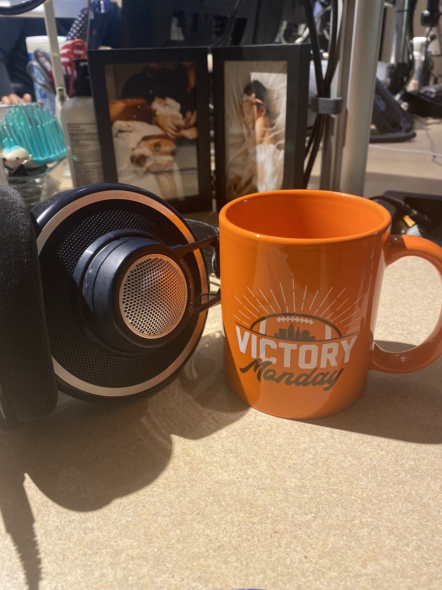 Kayla Hanley tweet media