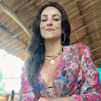 Rowenabolzan's tweet photo. #NovaFotoDoPerfil https://t.co/ZVZuQYNgwL