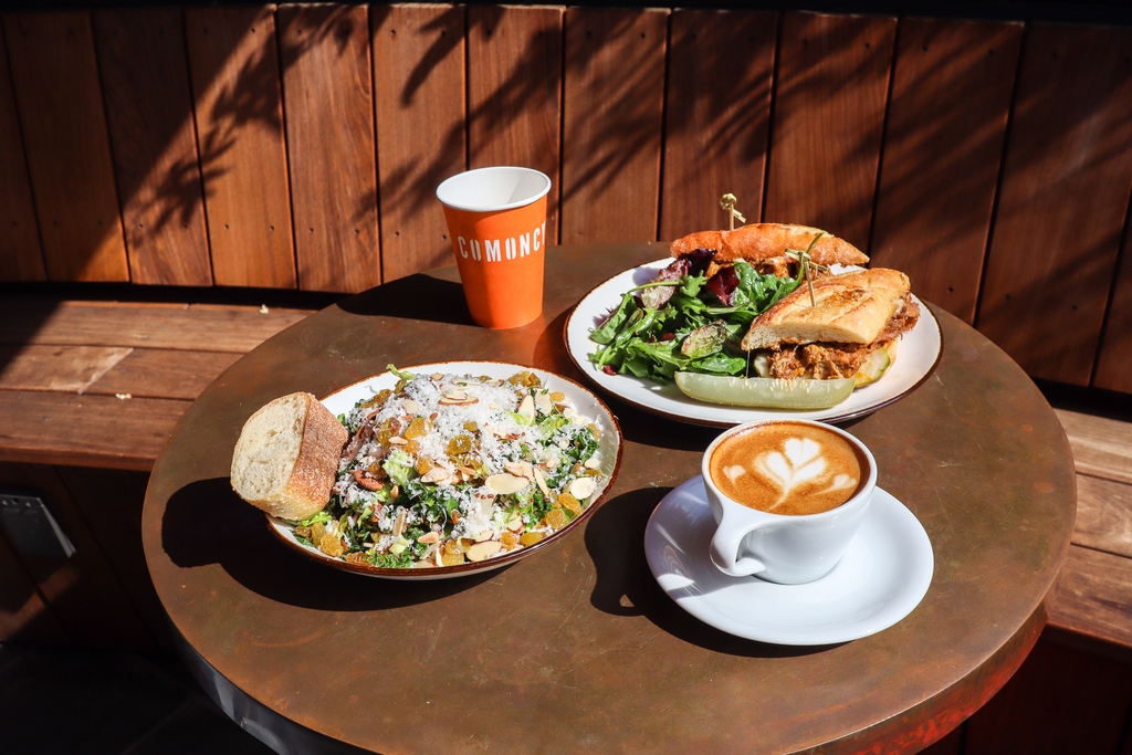 Comoncy's tweet photo. Are you a sandwich person or a salad person? 🥪🥗 Well good news....we've got both! #Comoncy #LAEats https://t.co/o5tA259oIV