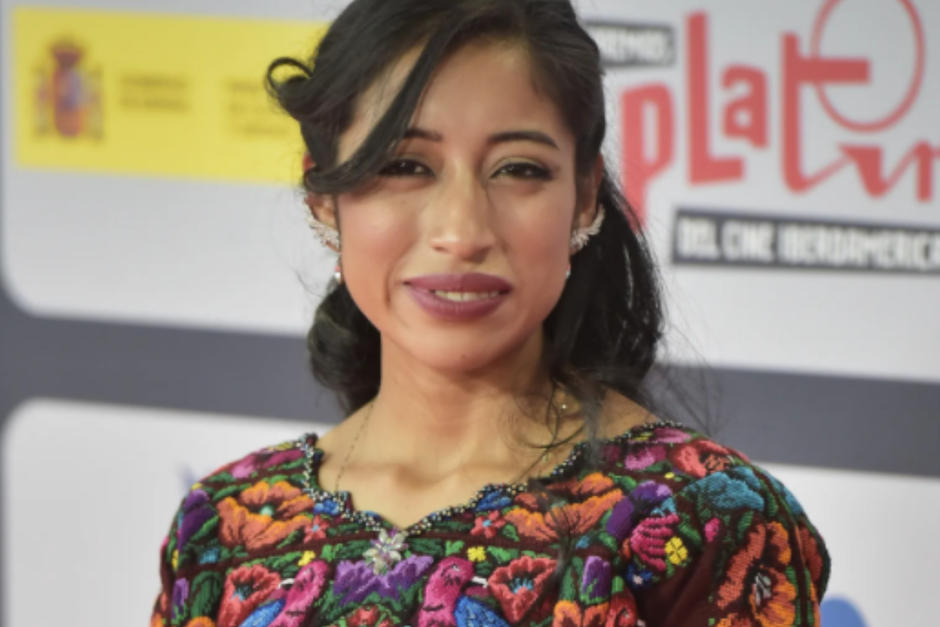 soy_502's tweet image. 🇬🇹TOP 10 | Vogue destacó a María Mercedes Coroy entre las mejor vestidas de Premios Platino

La famosa revista publicó el Top 10 de los mejor vestidos y la guatemalteca formó parte del listado

Entérate aquí: bit.ly/3a40Ypx