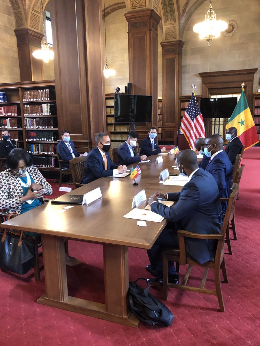 AmadouHott's tweet photo. Un plaisir de m’entretenir avec le Vice Ministre du Commerce des Etats-Unis @DepSecGraves. Nous avons évoqué le renforcement de nos relations commerciales, les mécanismes de financement innovants, l'autonomisation des femmes et des jeunes et les projets prioritaires du Sénégal. https://t.co/1QI9iI6TlQ