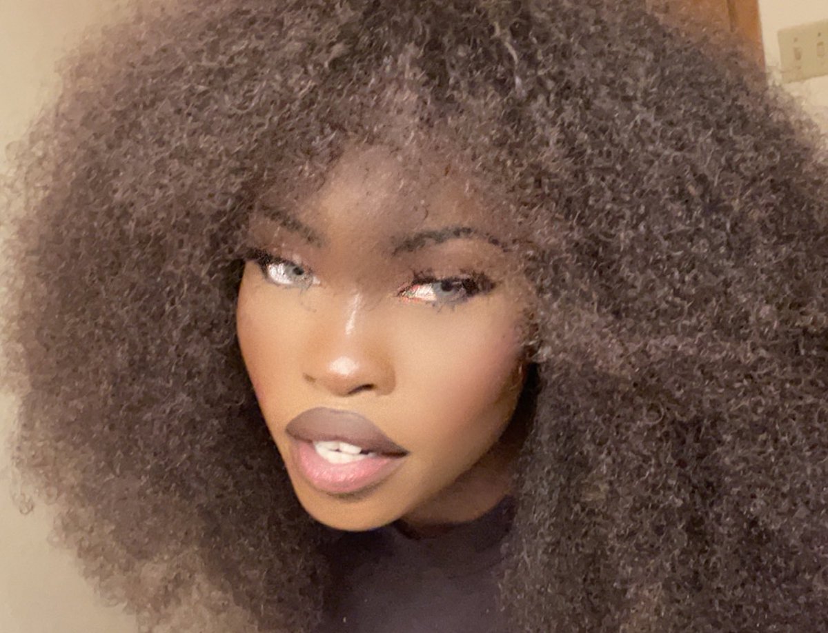 jaxajueny's tweet image. Selfie