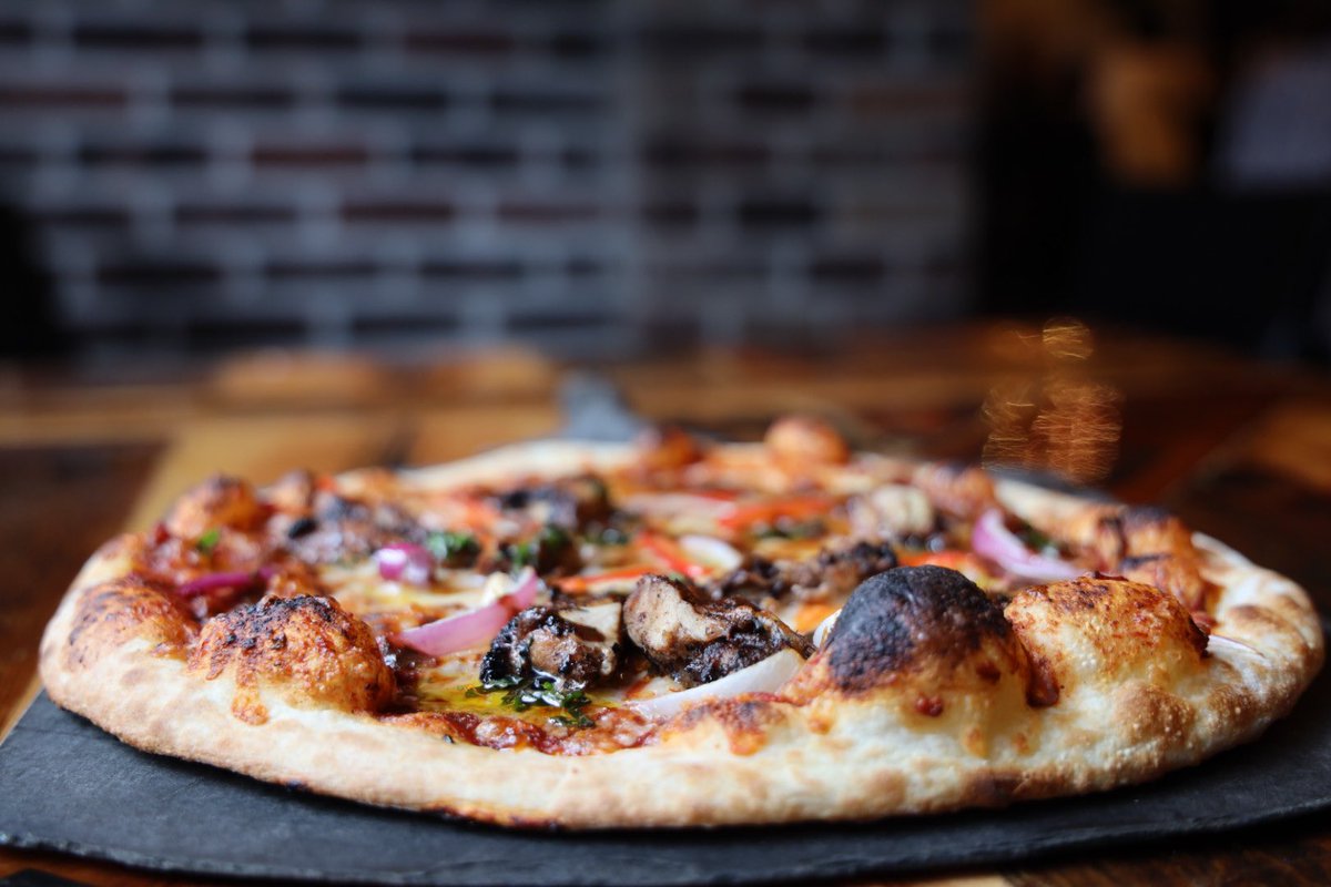 Fast fired pizza with a little extra flame to keep things interesting. October 6 we launch Chef Jae-Anthony’s Caribbean inspired recipes at all 3 <a href="/crustandcrate/">Crust & Crate</a> locations. Come spice things up with Jae’s Jerk Chicken Pizza.
#tropikalvibes #ottawa #foodies
#crustandcrate #oct6