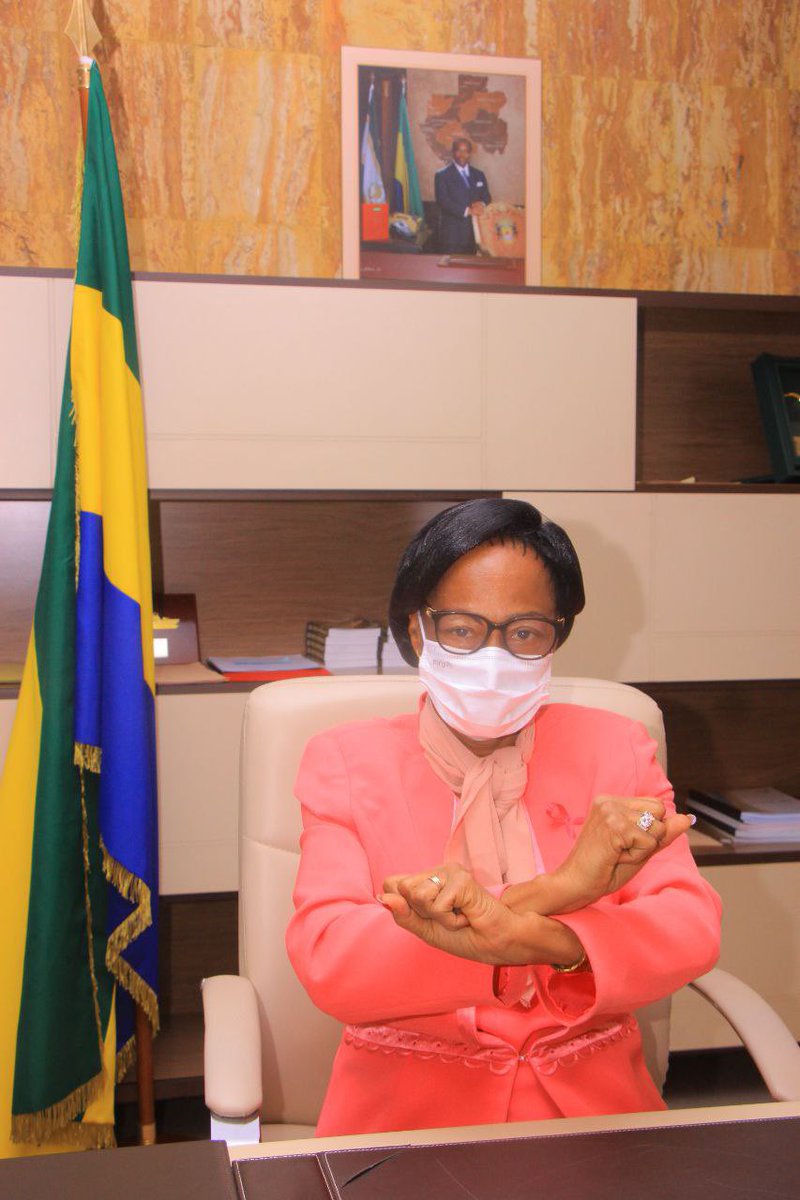 Madame le Maire de Libreville lutte contre les cancers féminins 
#OctobreRose2021 
#MairiedeLibreville