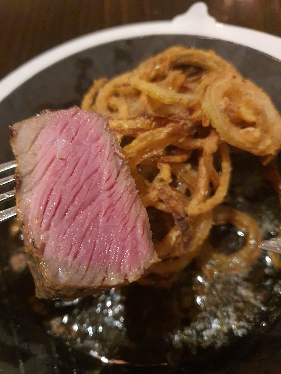 RainerReelfs's tweet photo. Wenn man sein Abendessen nicht bei #Instagram posten kann-dann eben bei Twitter.
#Rumpsteak #MediumRaw #Gentlemenscut
#instagramdisabled #facebookdown https://t.co/Cv95weiu7I
