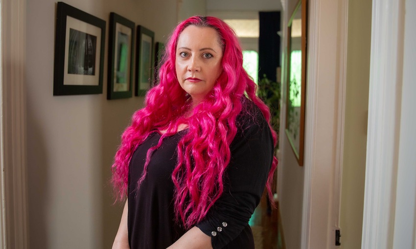 Microbiologist <a href="/SiouxsieW/">Dr Siouxsie Wiles</a> says she's "gutted" at the move away from elimination – live updates

thespinoff.co.nz/politics/05-10…