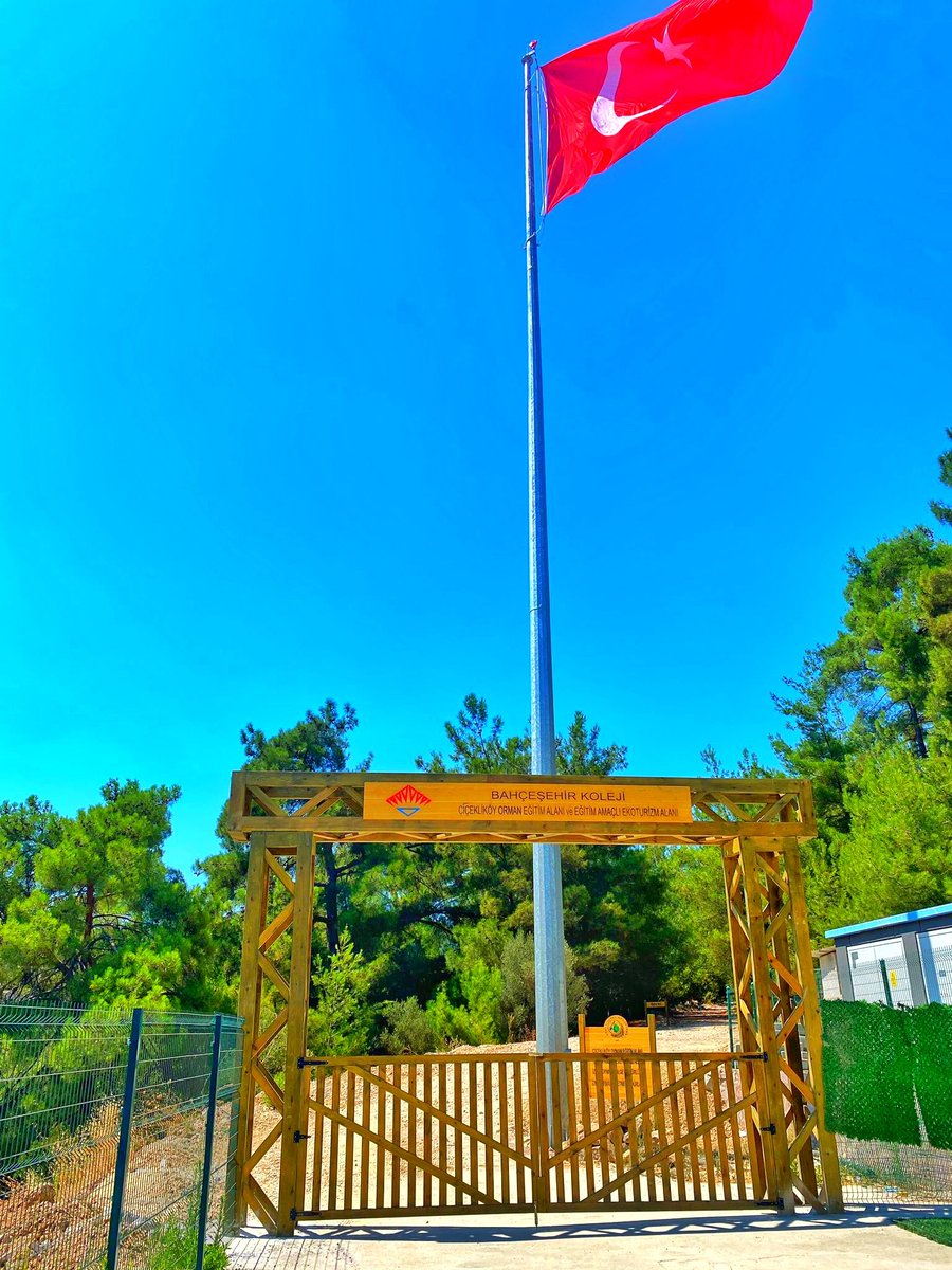 mavi_erkin's tweet photo. İnsanı besleyen, iyi hissettiren, kendine güvenini geliştiren, fiziksel olarak çalıştıran,  negatif enerjisini boşaltan yerdir doğa. Liseli öğrencilerimizle doğada fırsat eğitimindeyiz @DagtasEkin @makbuleSayin3 @FigenYilmam @CetinkayaTuanay
@aylinoguncgil  @TrkErsen @ulasturkann https://t.co/2G0gKm2Xar