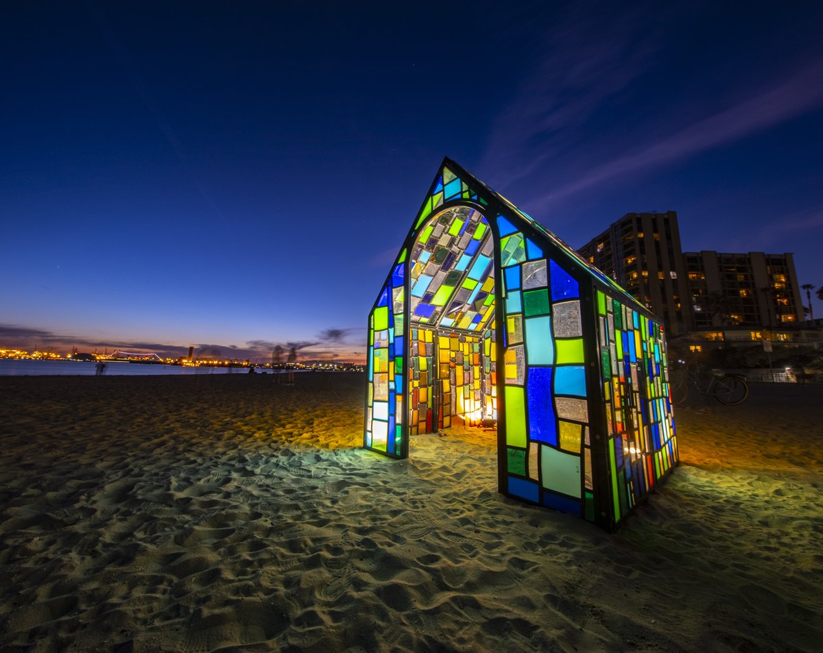 LetsGoKings's tweet photo. I apologize for my photos of Camouflage House in Long Beach breaking the interwebz. #powwowlongbeach #DLBA https://t.co/vfb0OhQTe2