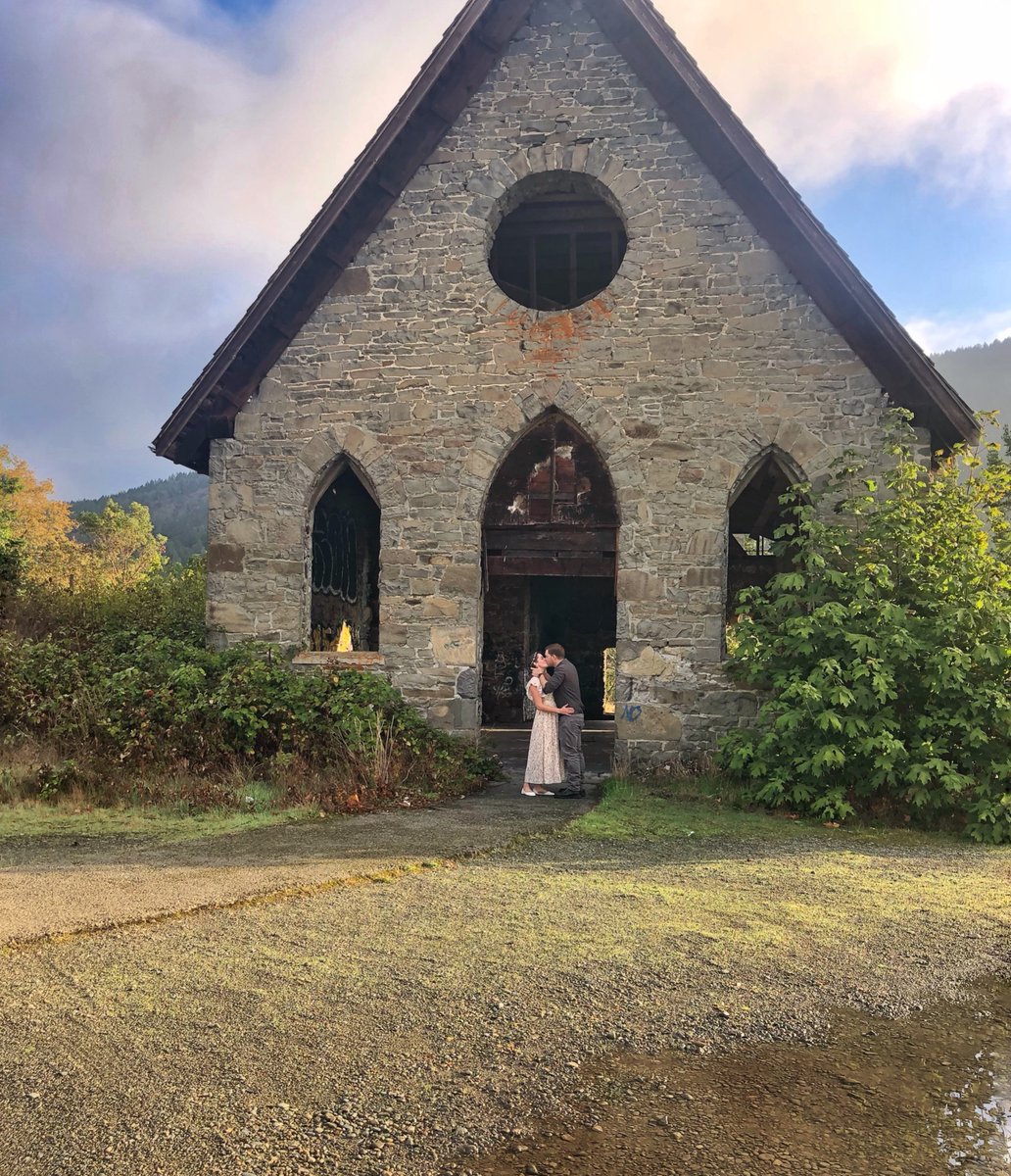 BustedButton's tweet image. Hi Twitter. I know I only come to you when the other platforms are down, but I thought I should let you know that I got married in an abandoned church the other day.