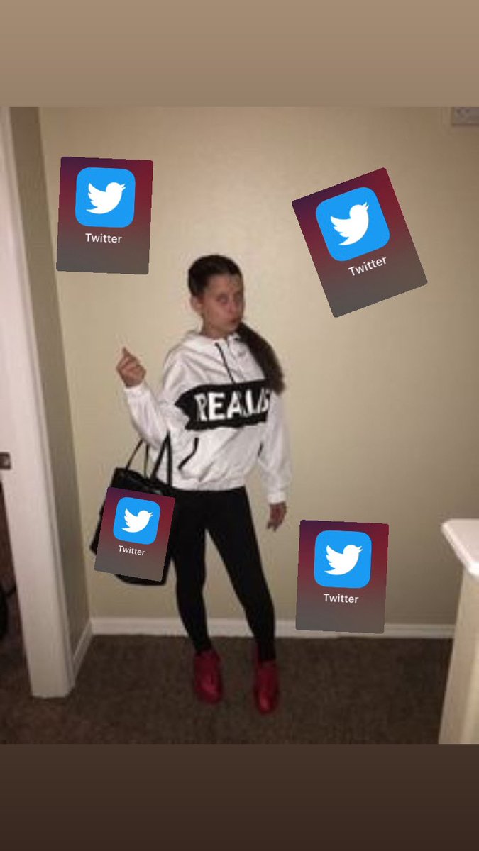 Yo después que hubo saturación de usuarios en Telegram y entró al team de los caídos… en fin la hipocresía 

#WhatsApp #instagram #Telegram #Facebook