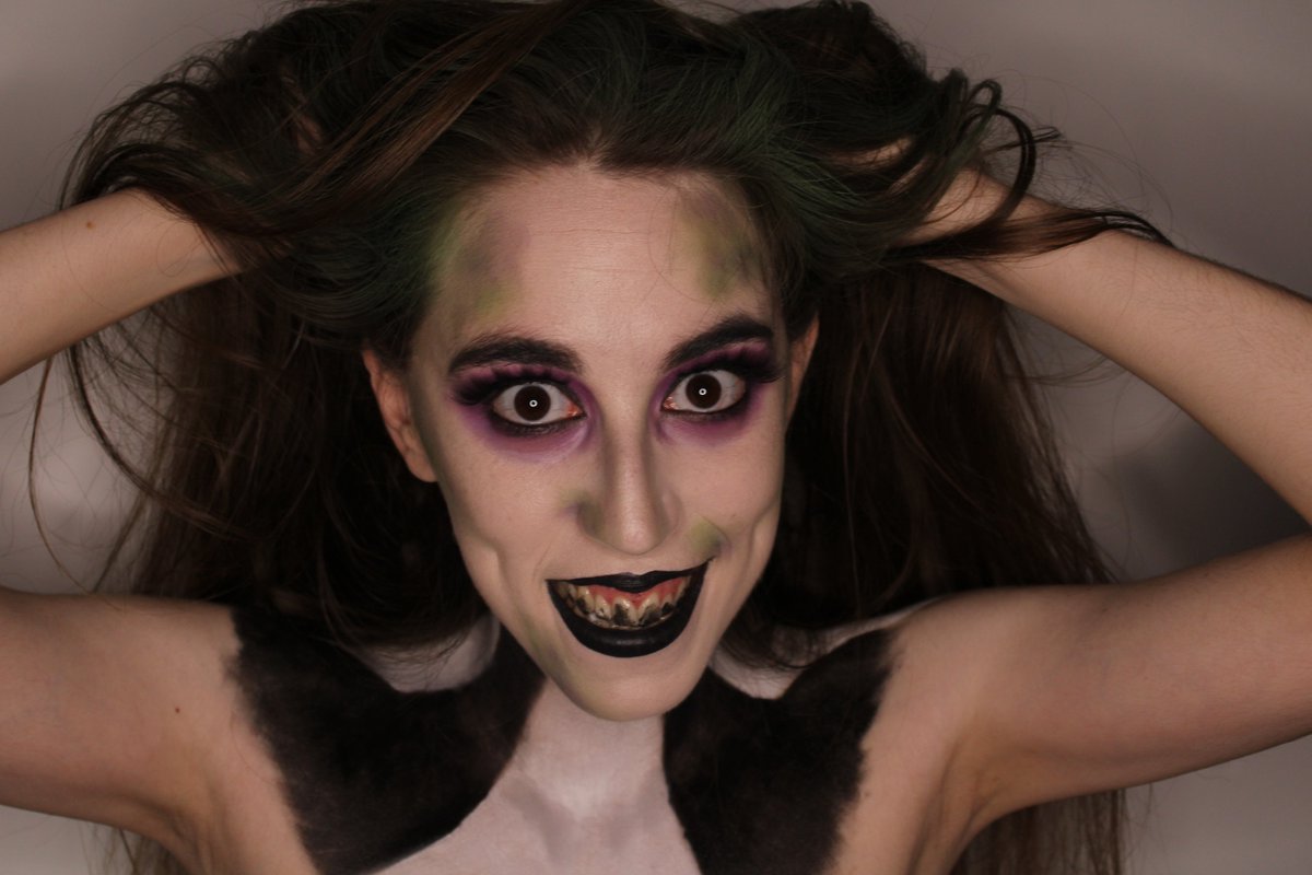 AliceVith's tweet photo. I hope you like it!🧟💚
🎃Hydra touch oil primer NYX
🎃Lock-it foundation KvD
🎃Swear by it palette NYX
🎃Neon Lights BarryM
🎃False lashes Krash Kosmetics
🎃Alien Mate Liquid Suede lipstick Nyx
#Makeuptober #makeuphalloween #makeup https://t.co/BLf72FmpIi