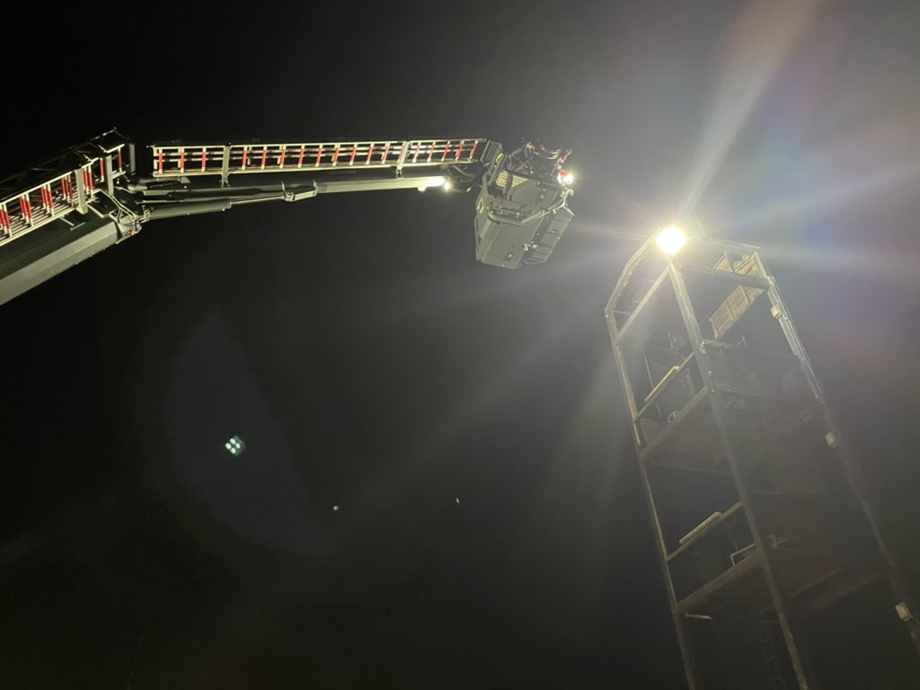 The sky’s the limit for <a href="/Garstang_Fire/">Garstang Fire</a> 🔥
Familiarisation on the aerial ladder platform this evening courtesy of <a href="/blackpool_fire/">Blackpool Fire</a>