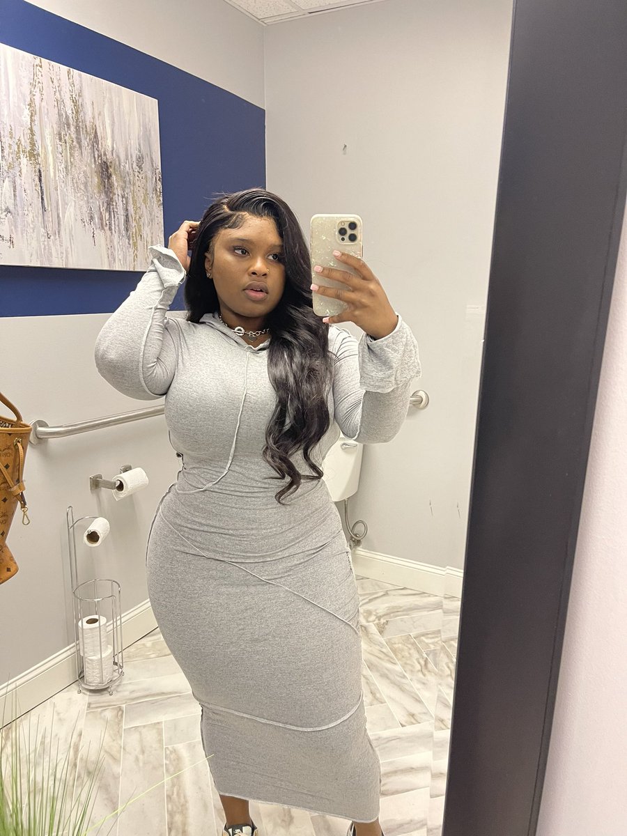 yonnabon_'s tweet photo. Let me drop a few updated pics
I always pose with my left hand mind ya bidness 😭

Every fit from @GetGlamdd 💕
It feels good to rock your own brand 😉 https://t.co/5P7GnHDk2D