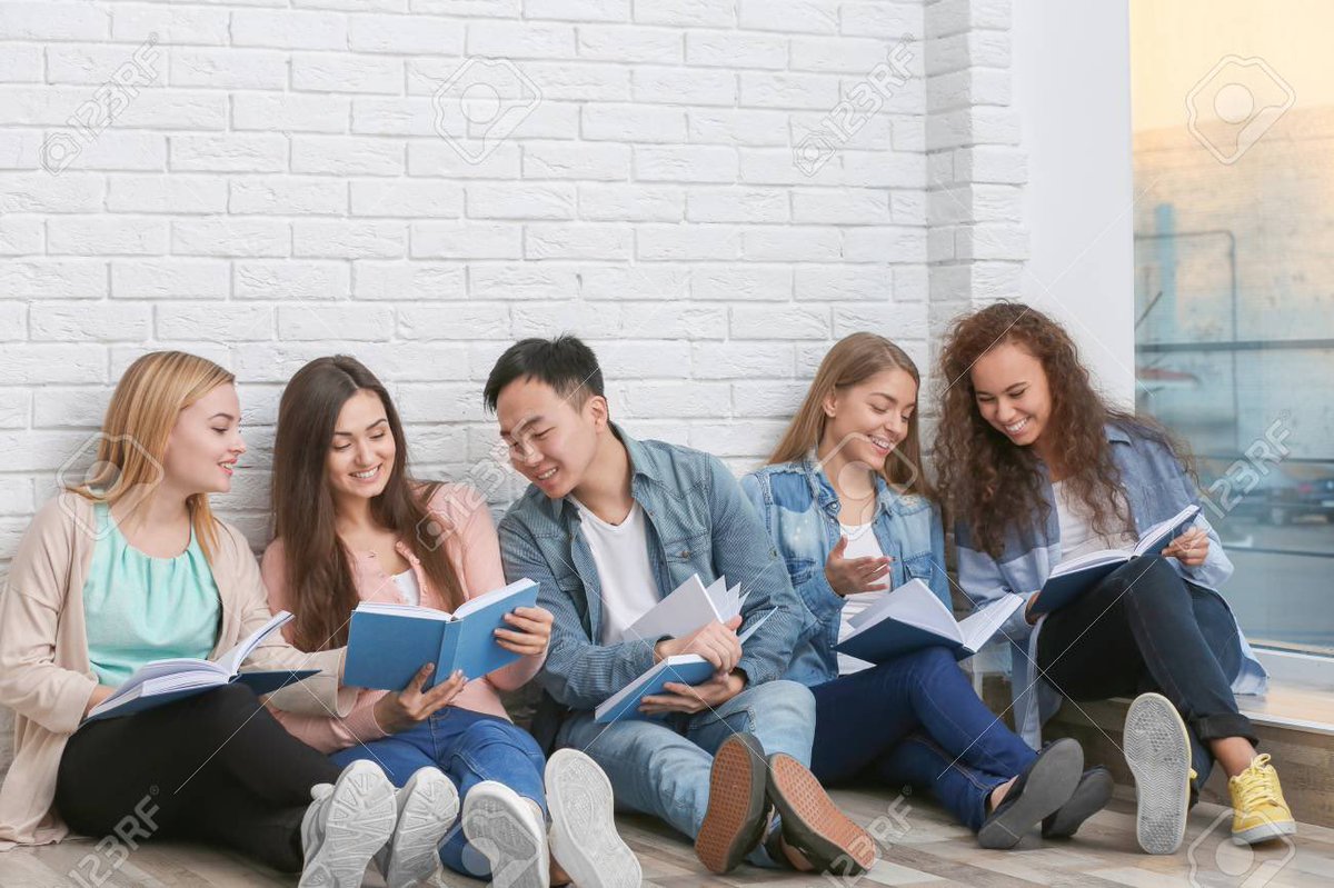 Pilucaworld's tweet photo. The biggest day on the planet since Covid 19 global lockdown. Humans have been spotted reading books!!! 😂😜🤣 #facebookdown #WhatsApp #instagram https://t.co/5KAzWvXHcc