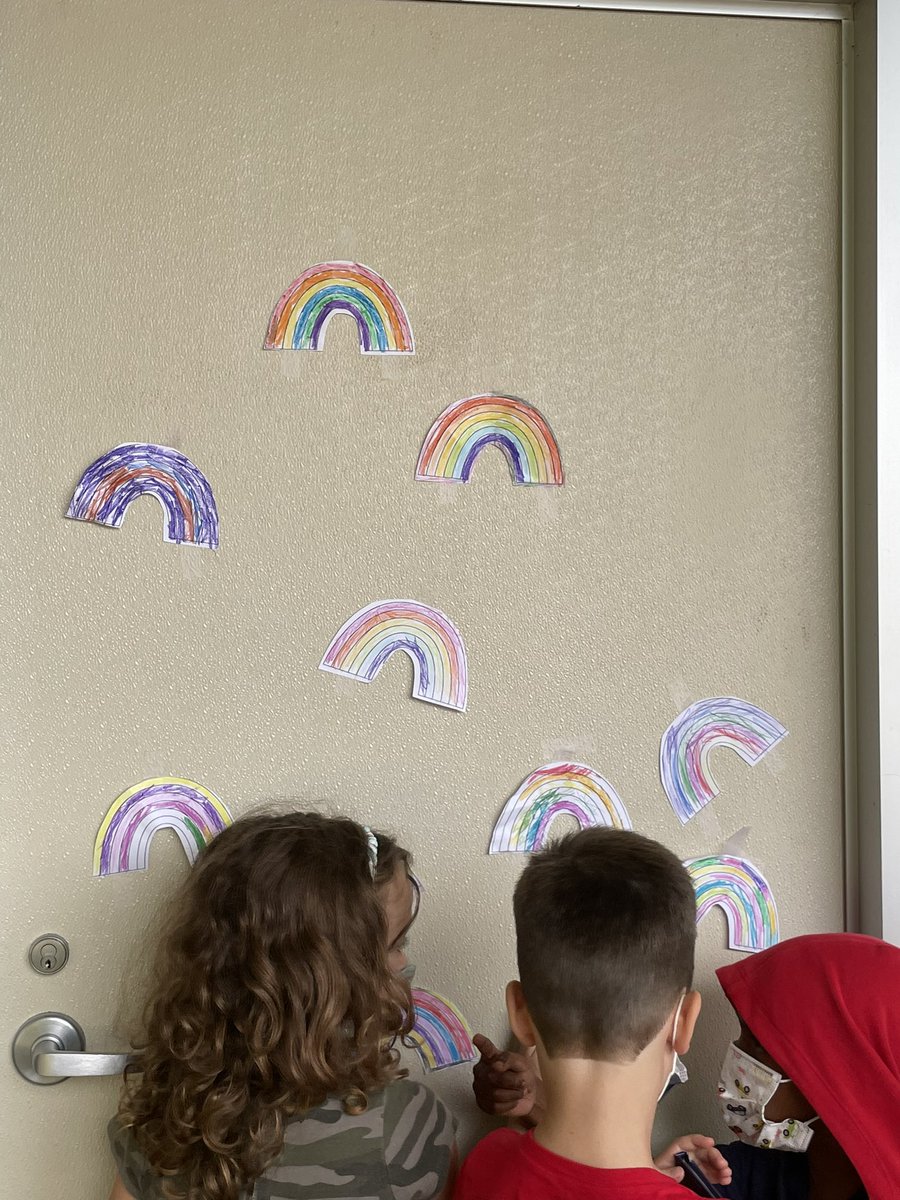 Pinchbecklib's tweet photo. We had a real rainbow to kick-off Unicorn Week in the library!! K is reading “How the Crayons Saved The Unicorn”. Students taped crayon colored rainbows onto a trash can and their classroom door to save them from being dull. 💕 @PinchbeckESRays @hcpslib #librariesaremagical https://t.co/HhjgwBMIB6