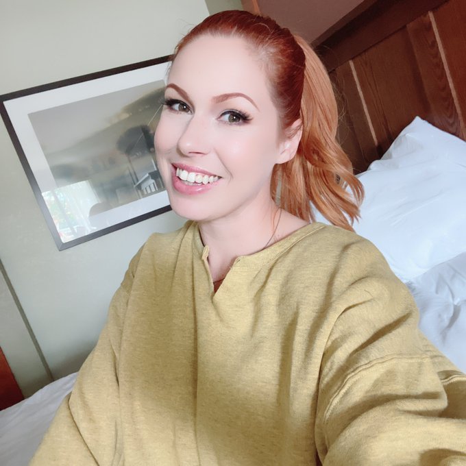 If Instagram stayed down I wonder if strippers would start to make more money again&hellip;anyway who&rsquo;s going