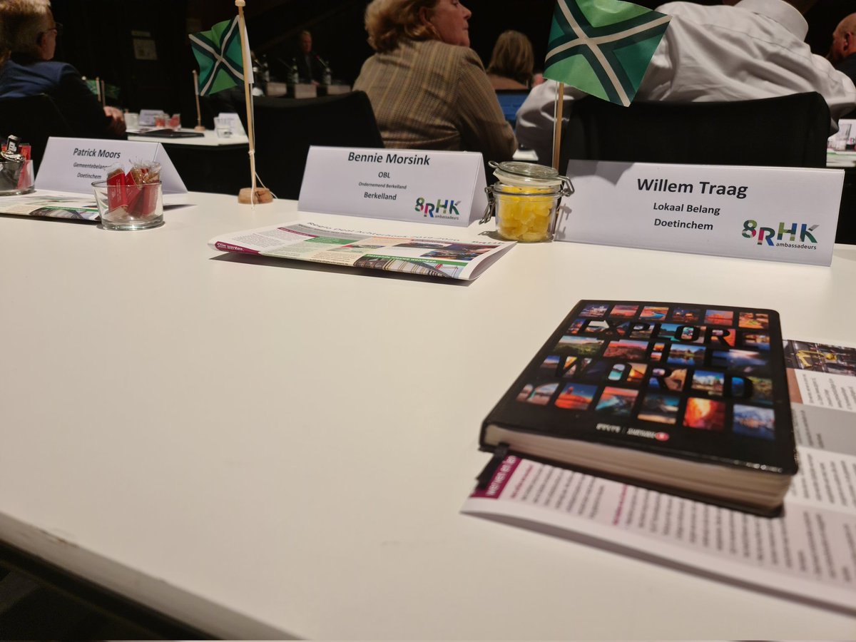 Vanavond Achterhoek Raad. Hele tafel voor mij alleen. Toch belangrijke onderwerpen.