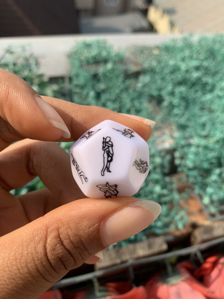 kaaego's tweet photo. Who wanna roll dice? 🌝 https://t.co/KCKimmfFmG