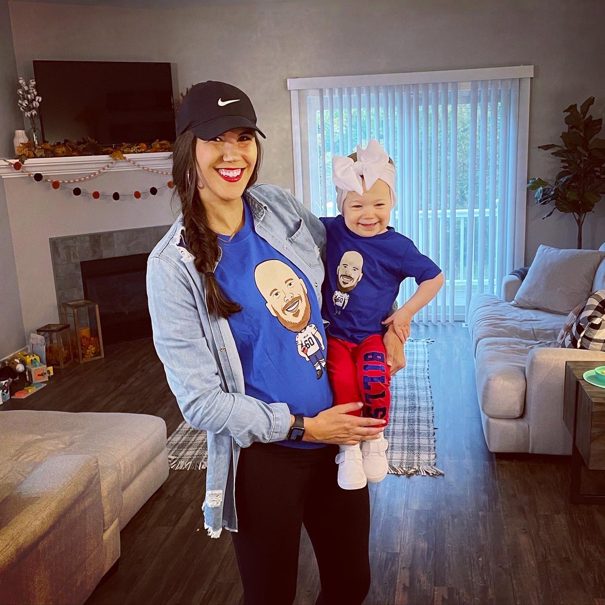 cwils15's tweet photo. In honor of Victory Monday here is Kennedy & all of her sass rocking the bobble head tshirt yesterday!! #gobills #letsgobuffalo #buffalobills #billsmafia #welove60 #VictoryMonday #godada #teammorse https://t.co/REzxkVKH6k