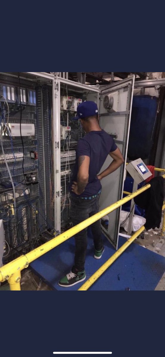 Whatsapp , Facebook &amp; Instagram en pannes 
Voici le responsable 👇