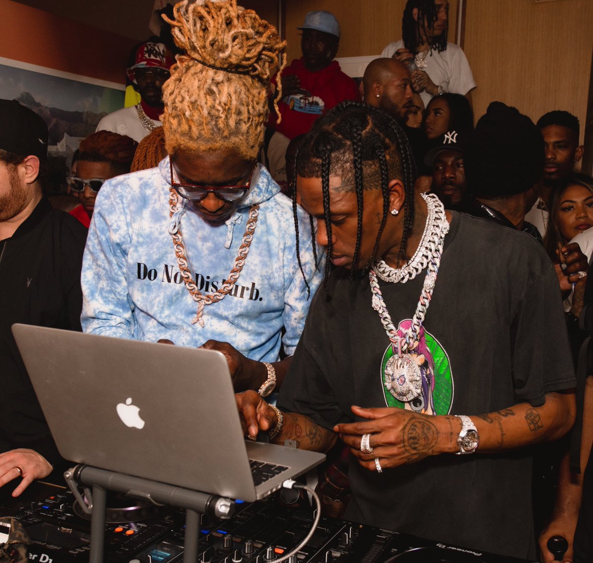 LilMoonLambo's tweet image. Young Thug is the only one who can fix the internet