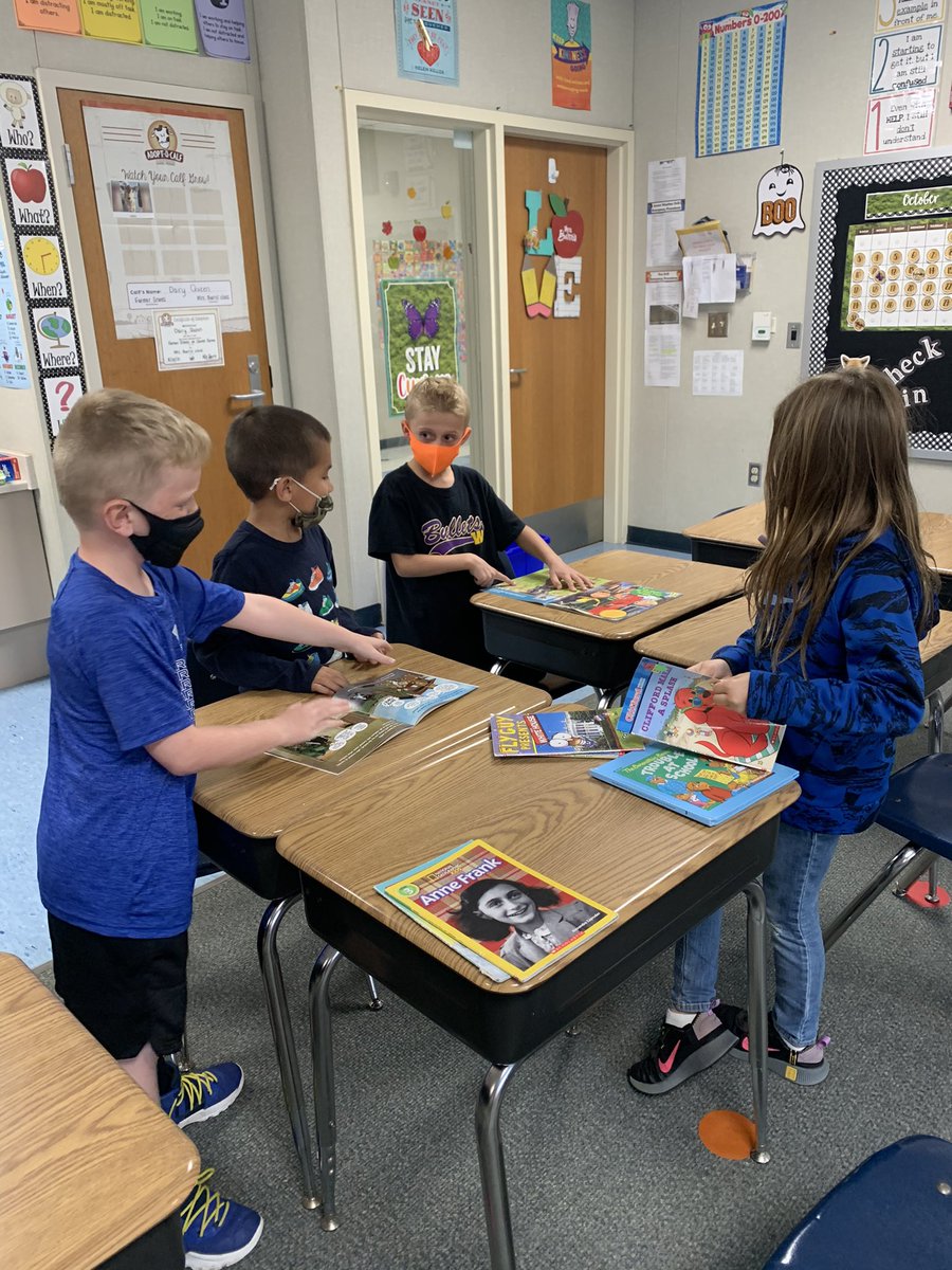 Burris2nd's tweet photo. Overheard some great conversations today while discussing if a book was literature or informational text! 📚#connectses #bulletpride #readersareleaders https://t.co/gQOEmrVYUO