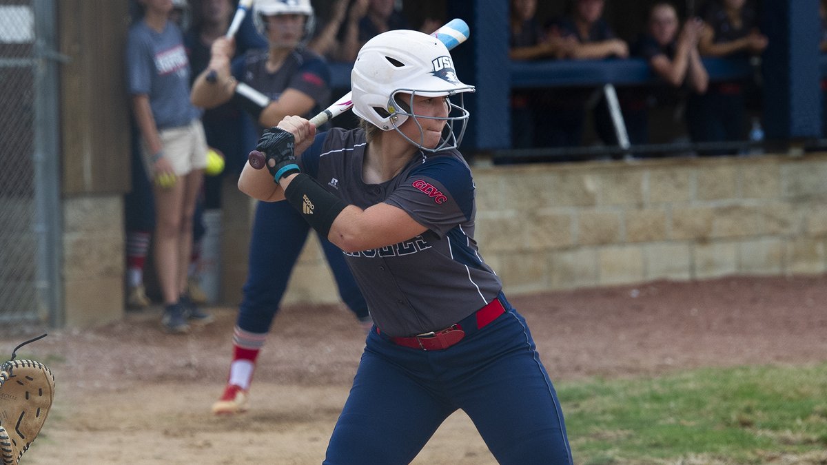 Hendrix Magley (@tweetsofhendrix) on Twitter photo When the USI softball team takes the field later this week, they will be playing for one of their own.
The Screaming Eagles will host IU in an exhibition contest in honor of Courtney Schoolcraft, a senior catcher who has battled cancer since 2019.
courierpress.com/story/sports/c… When the USI softball team takes the field later this week, they will be playing for one of their own.
The Screaming Eagles will host IU in an exhibition contest in honor of Courtney Schoolcraft, a senior catcher who has battled cancer since 2019.
courierpress.com/story/sports/c…