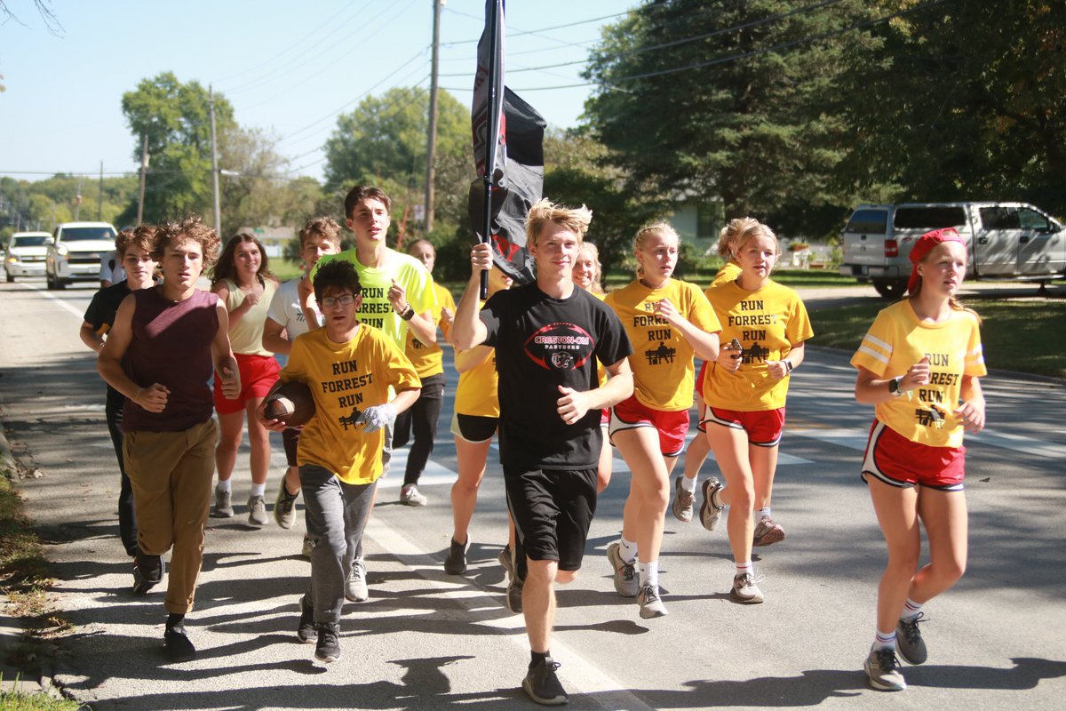 terryfreeman53's tweet photo. Couldn't be more proud of a group of kids! KUDOS to the @ctfpanthers for completing the 74.9 miles from Saydel High School to @CCSD_Panthers. What grit to take on such a daunting task! @ksibradio
#MissonAccomplished
#CCHSHoCo2021
#HomecomingRun https://t.co/6nCRI1xZBB